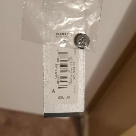 Small pinstriped business button-up blouse - Picture 3 of 4